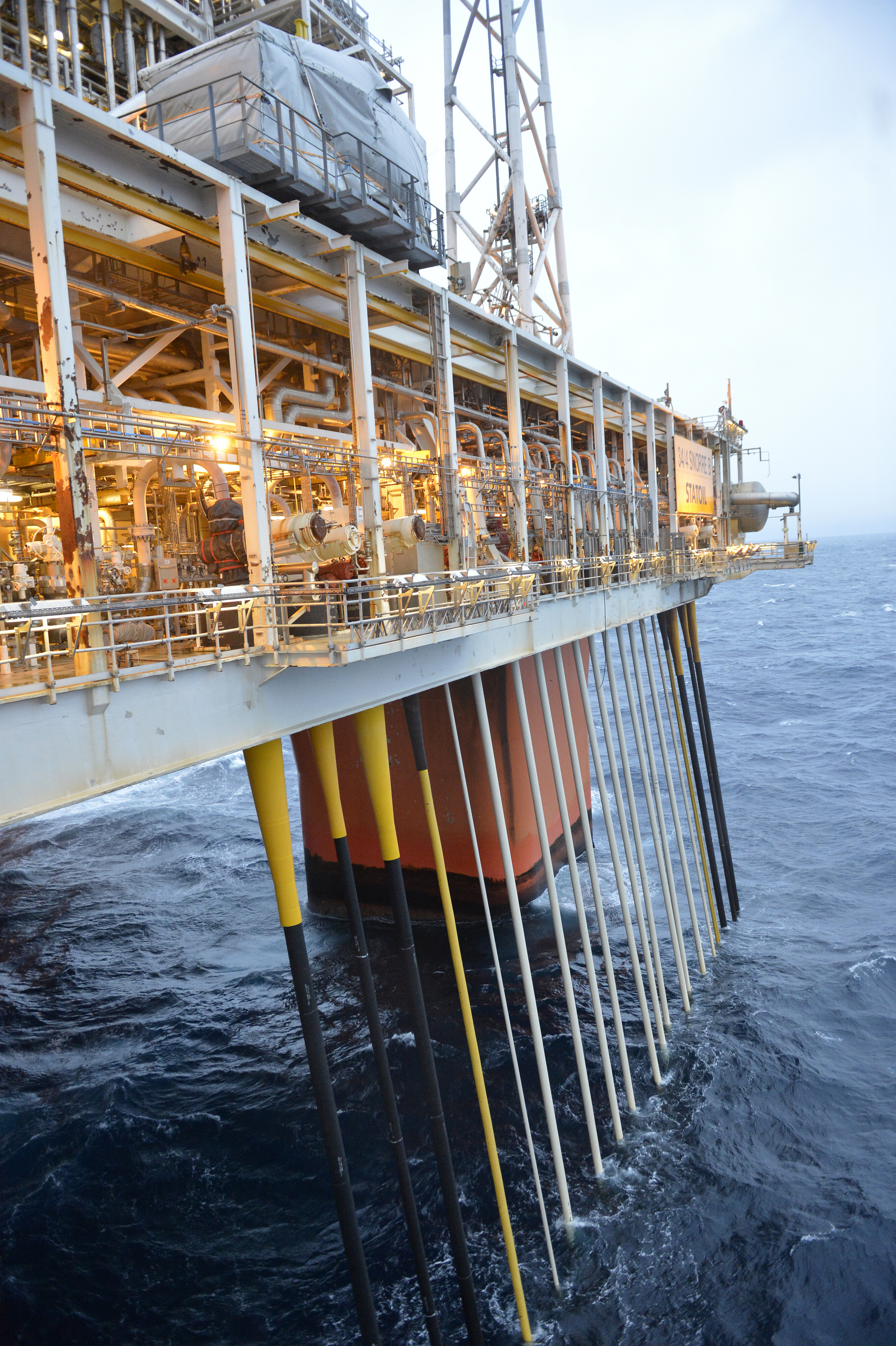 New methods: Statoil has run pilot projects on Lean-work methods, with good results. Lean is now being rolled out on all Statoil-operated fields on the Shelf. (The photo shows SNORRE B). Photo: Harald Pettersen - Statoil