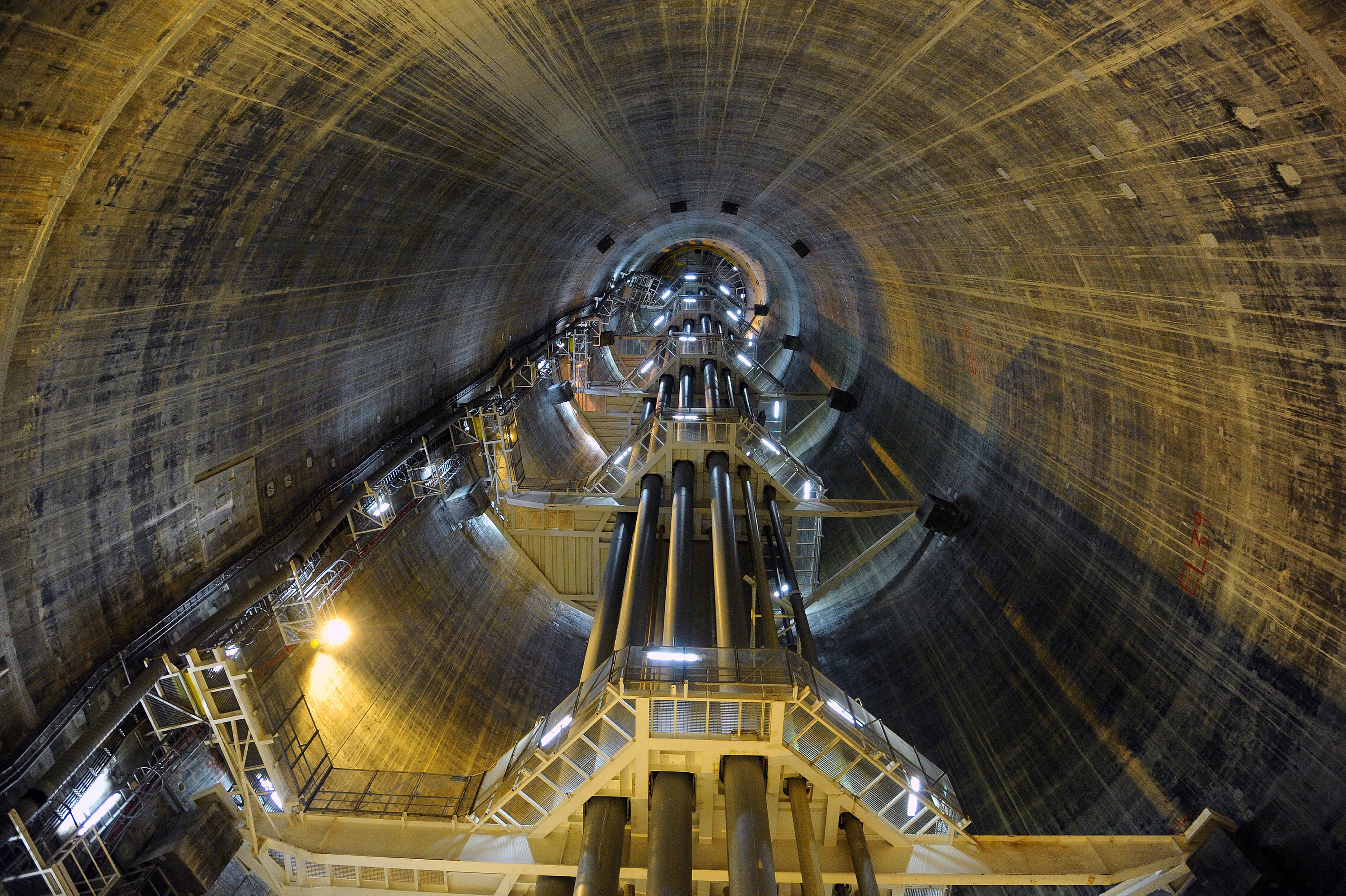 0074256%20-%20Platform%20leg%20on%20Troll%20A%20-%20Photo%20Harald%20Pettersen%20-%20Statoil